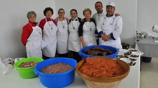 Pruna homenajea a su tradición: la matanza del cerdo ibérico