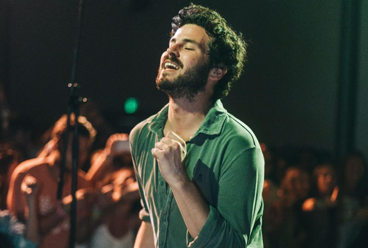 Willy Bárcenas durante un concierto en México