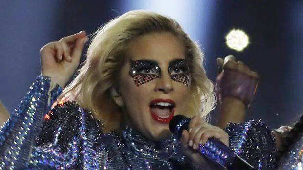 Lady Gaga durante el «Halftime show» del evento deportivo