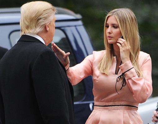 Ivanka en un momento cómplice con su padre