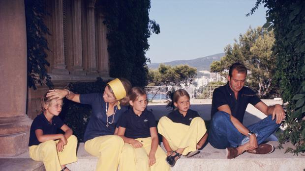 El Rey Felipe recibe en audiencia en el Palacio de la Zarzuela a Joan Punyet Miró, nieto del célebre artista Joan Miró, y a la presidenta del Gobierno Balear, Francina Armengol