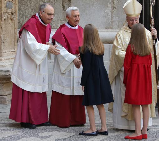 Leonor y Sofía, protagonistas un año más de la Misa de Pascua