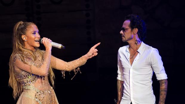 Jennifer Lopez y Marc Anthony cantando juntos