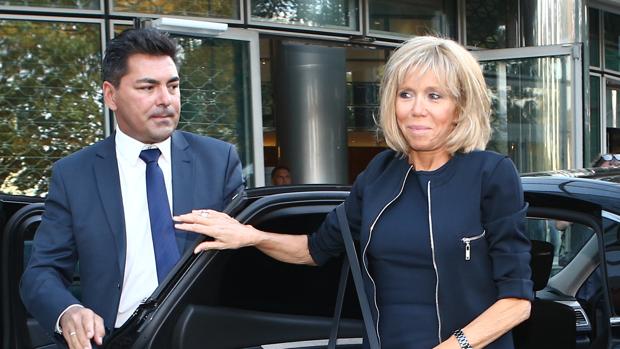 Brigitte Macron, el desembarco de una poderosa primera dama en el Elíseo