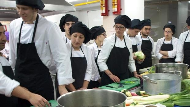 Último Jueves Gastronómico del curso en la Institución Provincial Fernando Quiñones