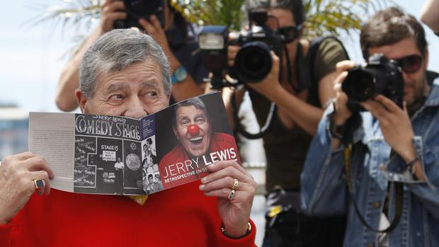 Jerry Lewys posa para las cámaras en Cannes