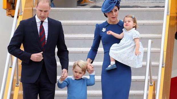 El Príncipe Guillermo y Catalina de Cambridge viajarán con sus hijos a Alemania y Polonia