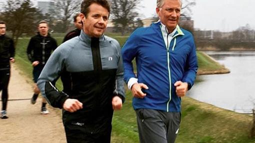 Felipe de Bélgica y Federico de Dinamarca practicando «running»