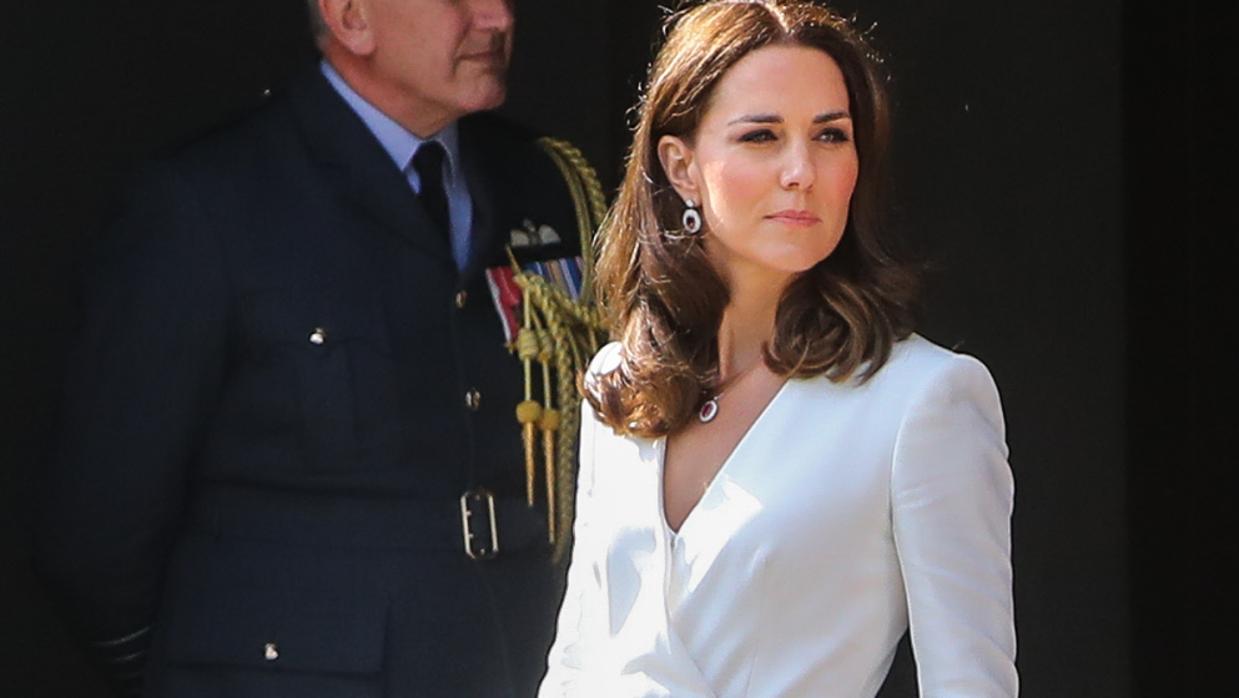 Kate Middleton con un vestido de Gosia Baczynska