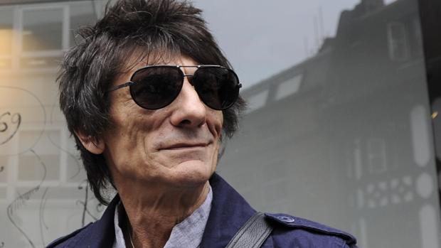 El guitarrista de The Rolling Stones Ronnie Wood sufrió cáncer de pulmón