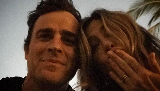 Jennifer Aniston recibe un tierno saludo de su esposo Justin Theroux por el aniversario de su boda