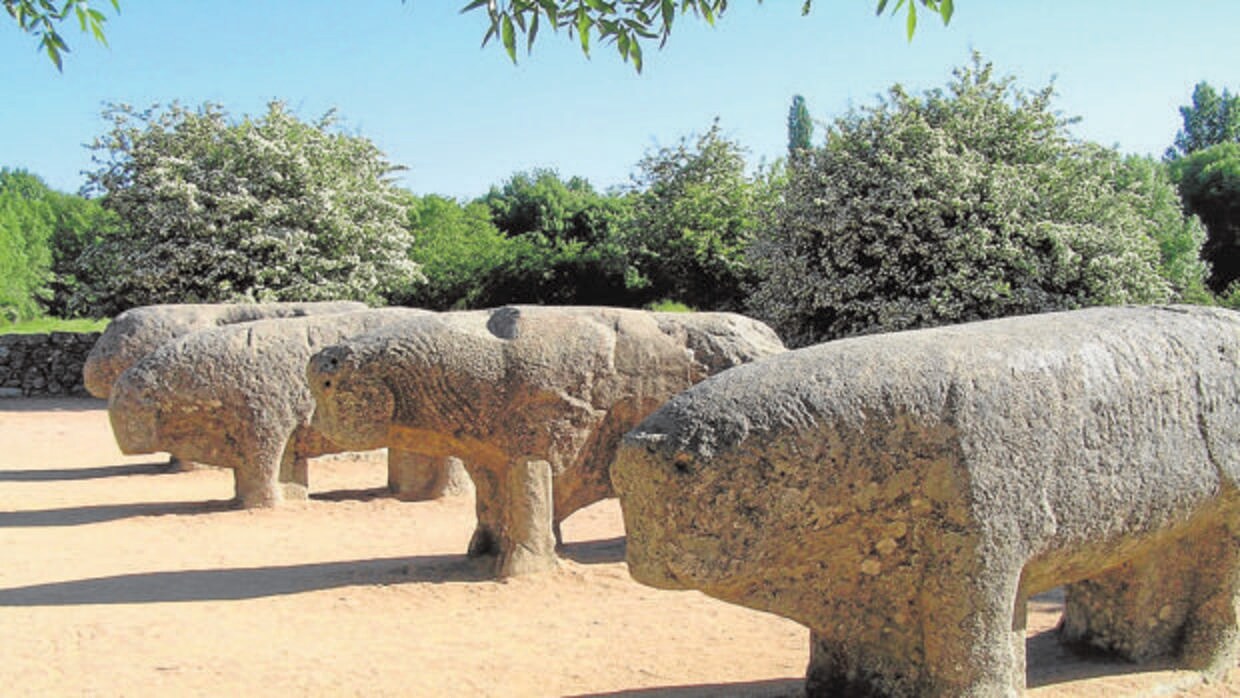 Las cuatro esculturas de granito están situadas en el Cerro de Guisando