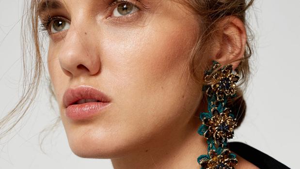 Olvida los pendientes pequeños esta temporada