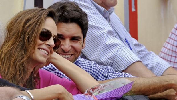 Cayetano Rivera y Eva González buscan casa en Madrid