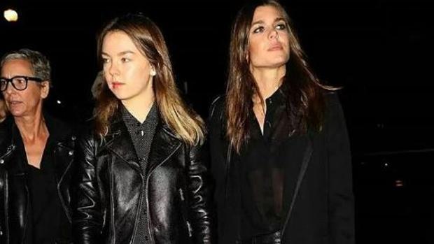 Carlota Casiraghi y Alexandra de Hannover, invitadas de excepción en el desfile de Saint Laurent