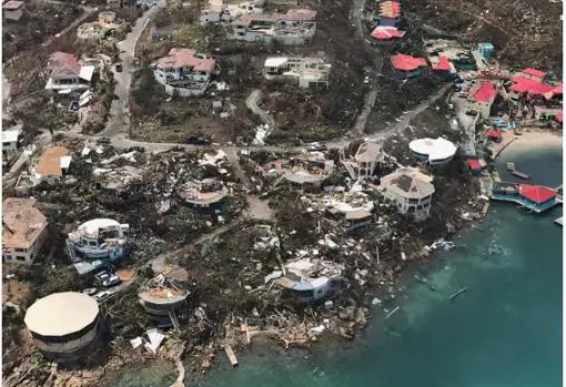 Vista aérea de la arrasada isla caribeña