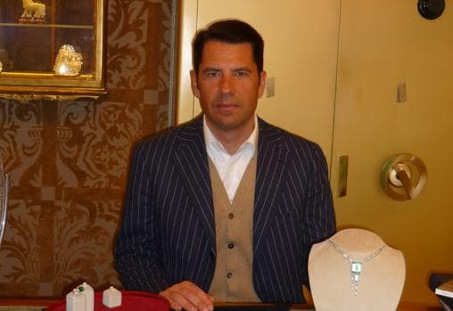 El joyero Alberto Nardi, en su tienda de Venecia