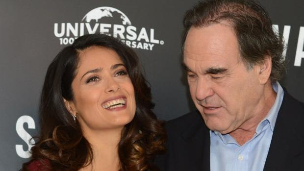 Salen a la luz las fotos que prueban el acoso sexual de Oliver Stone a Salma Hayek