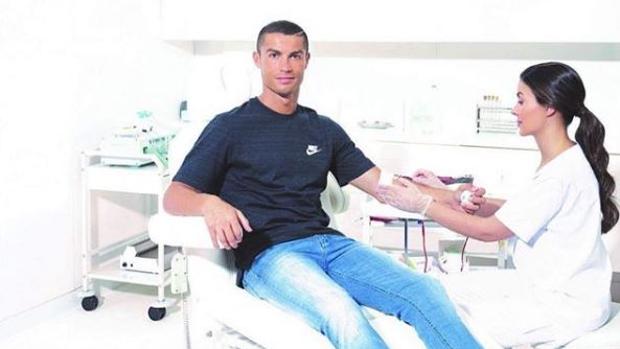 Cristiano Ronaldo anima a donar sangre por Navidad