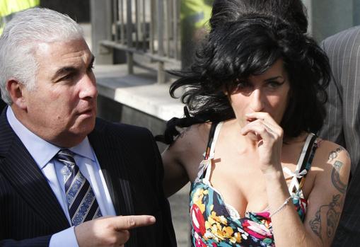 El padre de Amy Winehouse asegura que habla con el espíritu de su hija