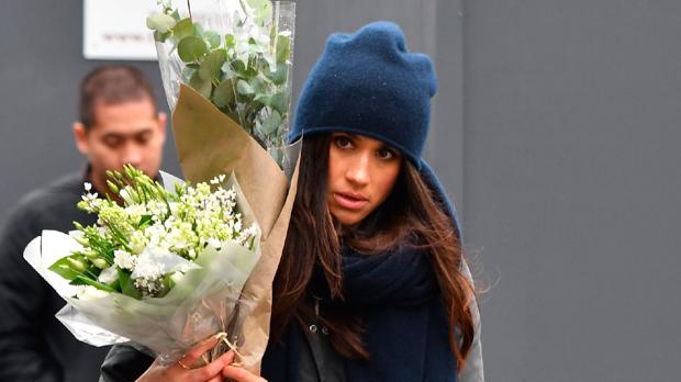 La novia de un político británico, abucheada por unos mensajes racistas contra Meghan Markle