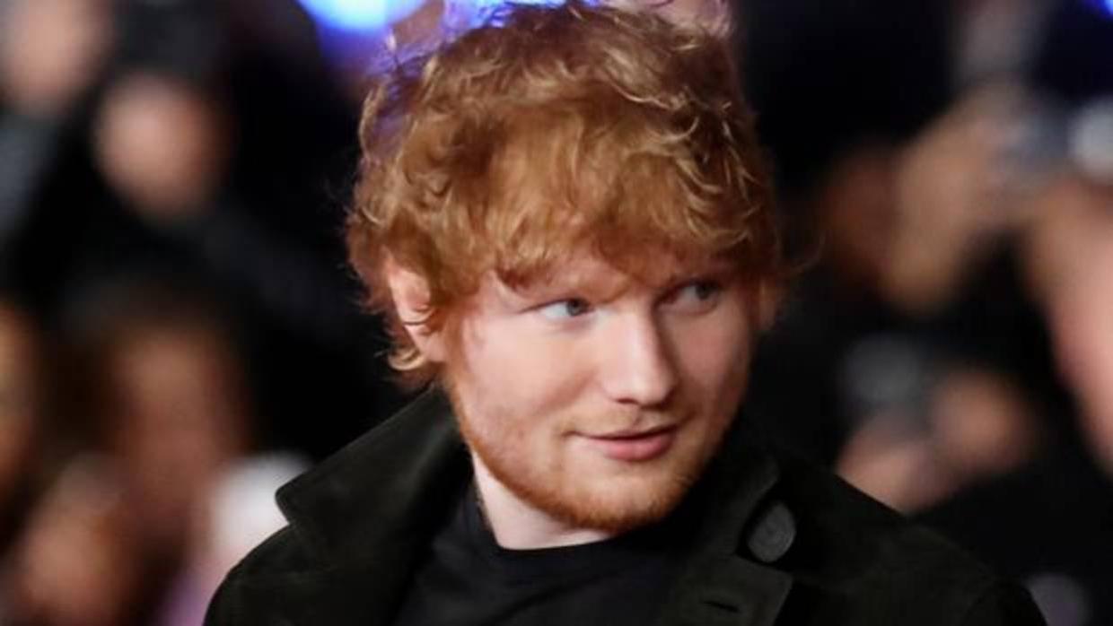 Ed Sheeran anuncia que se ha comprometido con su novia de siempre