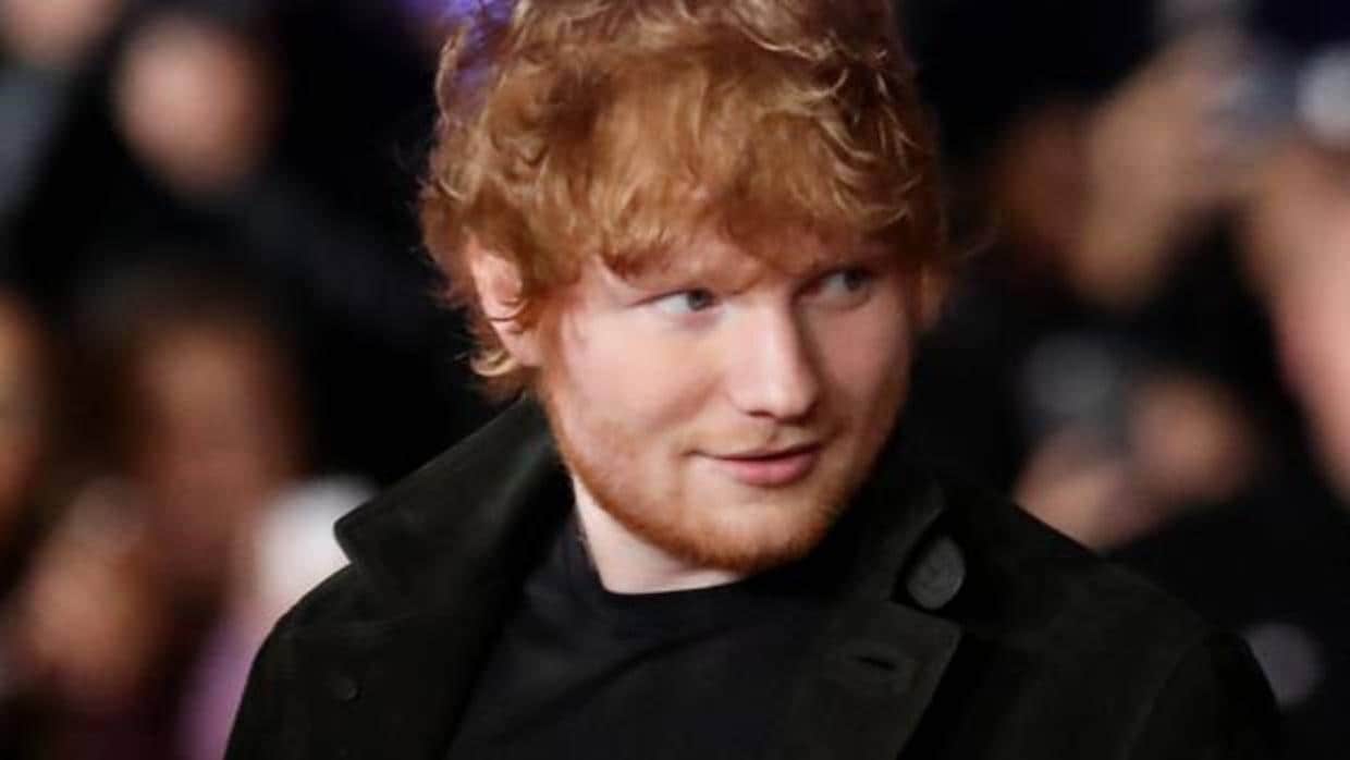 El anillo de Ed Sheeran que apunta a una boda secreta con su novia del instituto