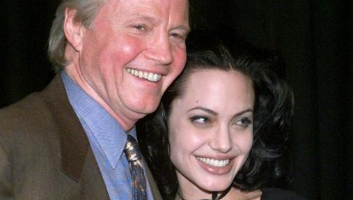 De Lindsay Lohan a Angelina Jolie: los famosos que no felicitarán a sus padres