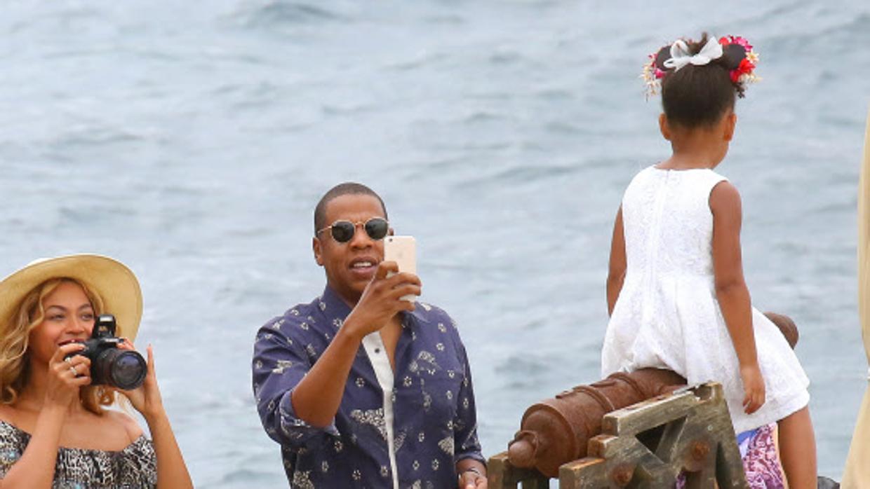 Beyoncé y Jay Z fotografían a su hija Blue Ivy