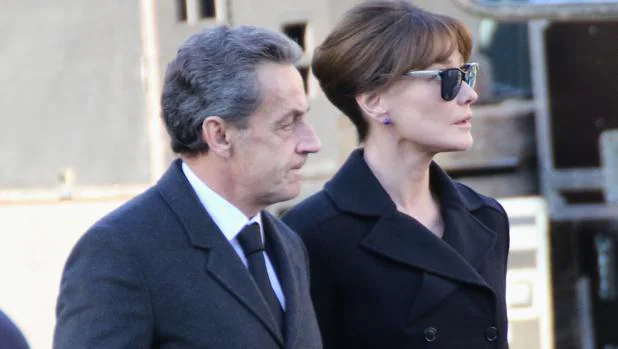 El mensaje de Carla Bruni a Sarkozy: «Estoy orgullosa de ti, amor mío»