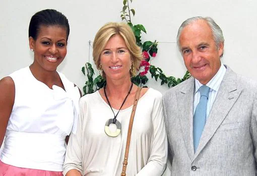 Michelle Obama posa con Ricardo Arranz y Alicia Villapadierna