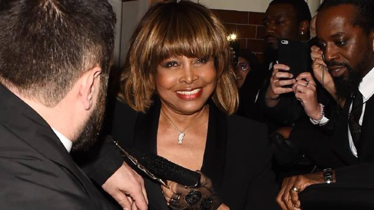 Tina Turner abandona su retiro suizo para triunfar en Londres