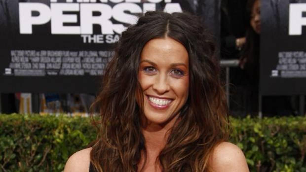 Alanis Morissette ya no es la misma: se corta la melena y se convierte en una «abuelita»