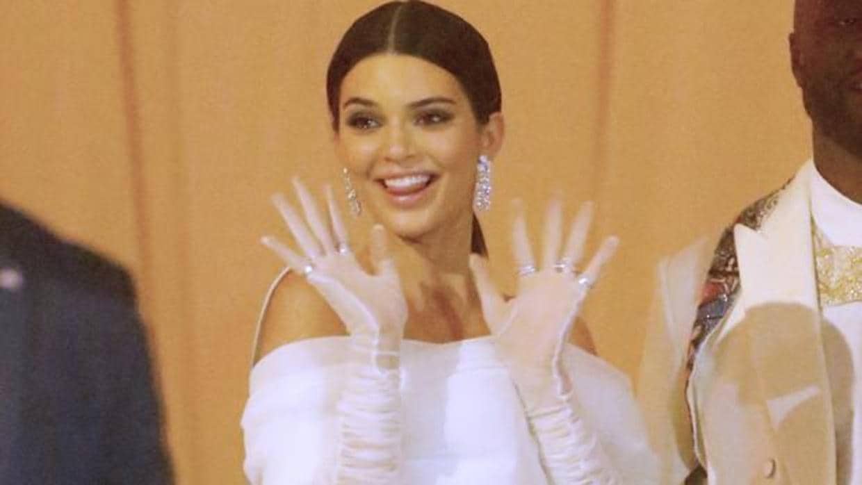 Kris Jenner avergüenza a sus hijas en la gala MET