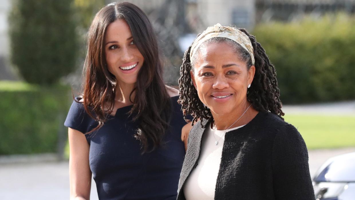 Meghan Markle junto a su madre Doria