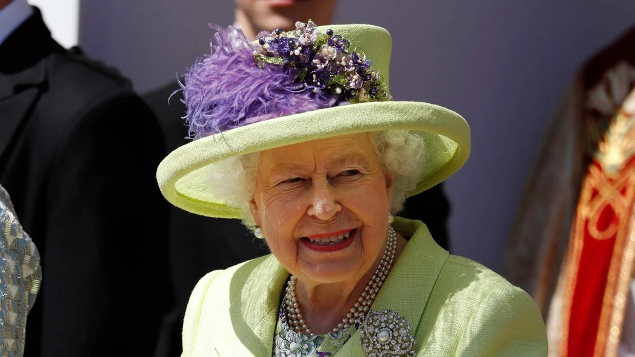 Isabel II tras el enlace de su nieto, el Príncipe Harry