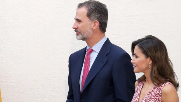 Doña Letizia estrena un vestido perfecto para el verano en su primer acto en Texas