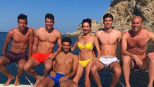 La familia Zidane triunfa en las redes sociales presumiendo de cuerpazos