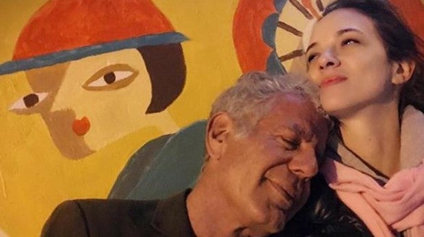 El mensaje oculto tras las fotos de Asia Argento con Anthony Bourdain en Instagram