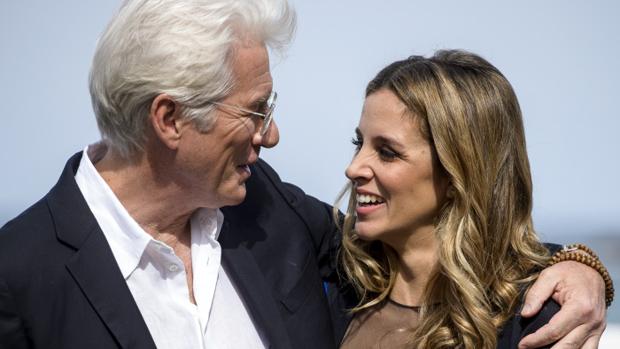 Richard Gere y Alejandra Silva esperan su primer hijo