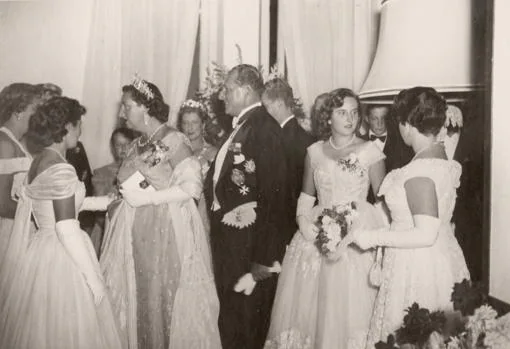 Don Juan y María de las Mercedes durante la fiesta en el hotel Palacio de Estoril