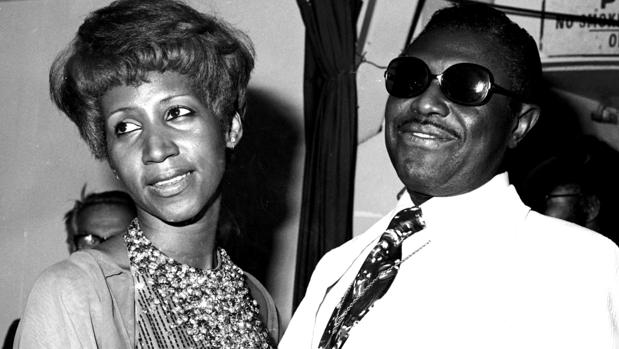 De las orgías al alcohol: todos los escándalos de la biografía no autorizada que enfureció a Aretha Franklin