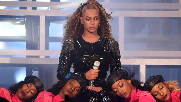 Beyoncé, demandada por utilizar «magia oscura y brujería» contra un miembro de su orquesta