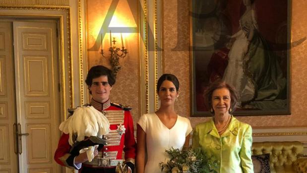 El primer baile de los novios y su encuentro con la Reina Sofía tras el «sí, quiero»