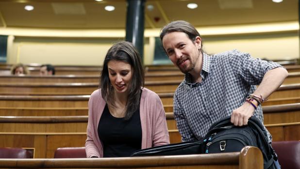 Los mellizos de Pablo Iglesias e Irene Montero reciben el alta tras tres meses hospitalizados