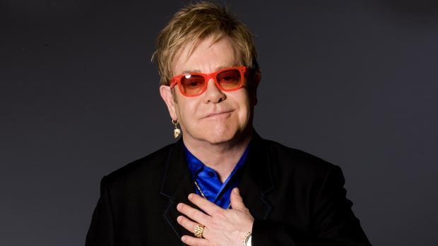 Elton John cobra 5,5 millones de euros por un anuncio