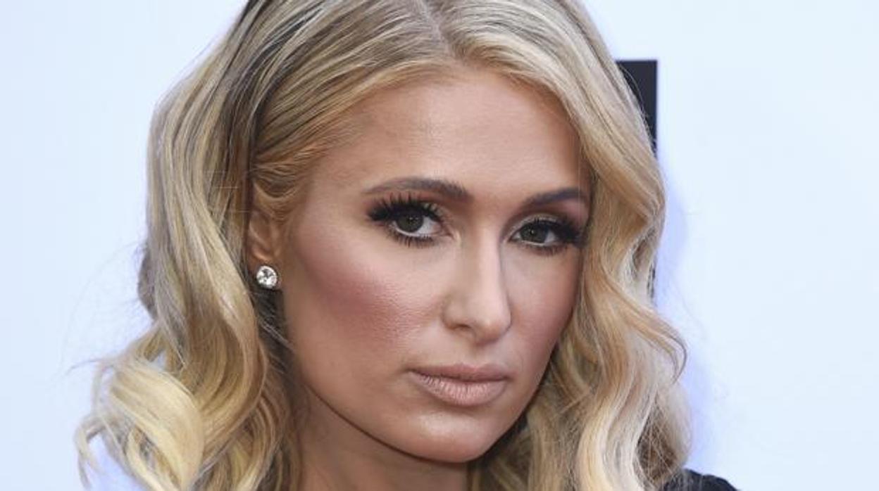 La maldición que envuelve a la millonaria Paris Hilton