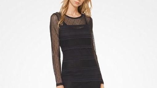 Vestido negro de encaje y terciopelo, de Michael Kors (135 euros)