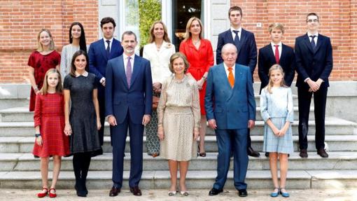 La Reina Sofía junto a sus hijos y nietos en La Zarzuela