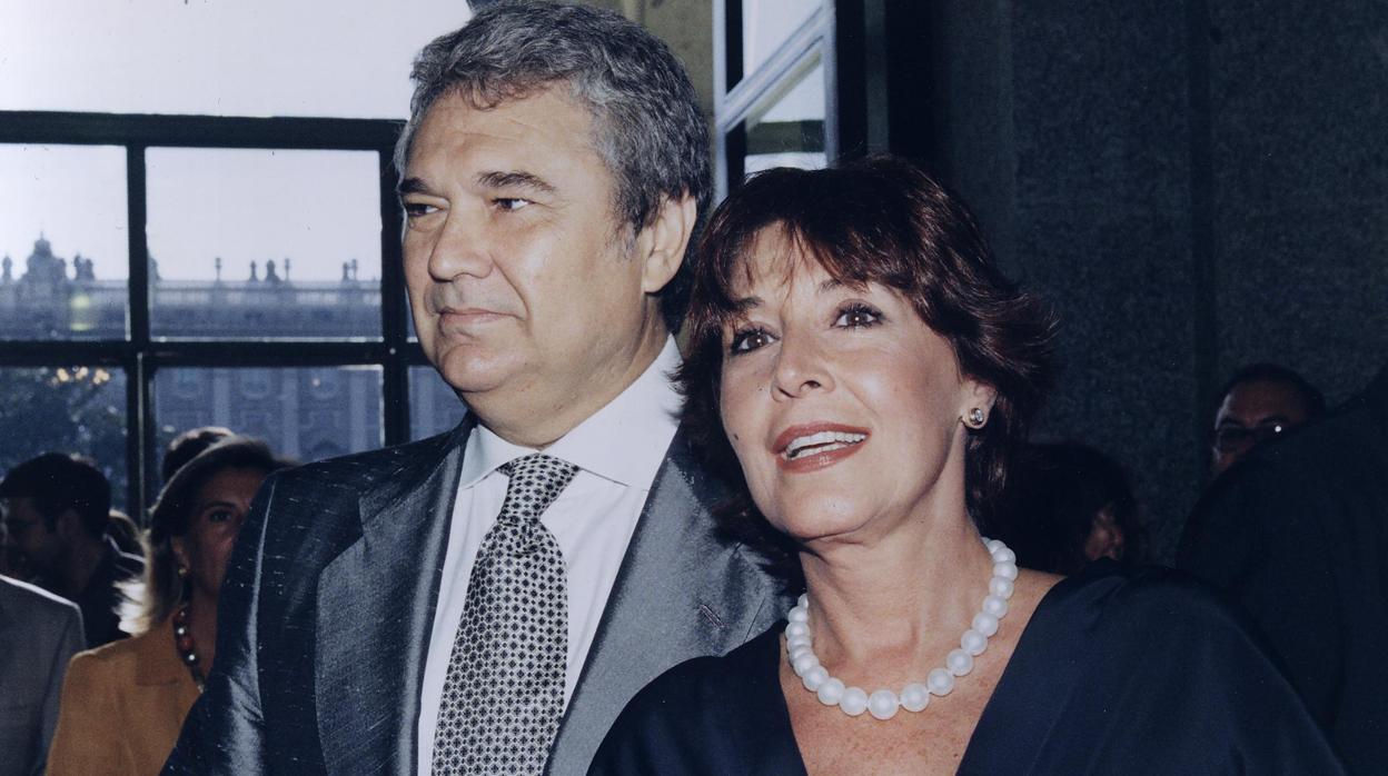 Concha Velasco y Paco Marsó, en 1999